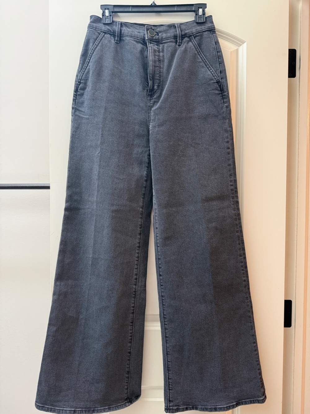Ann Taylor Wide-Leg Jeans in Charcoal